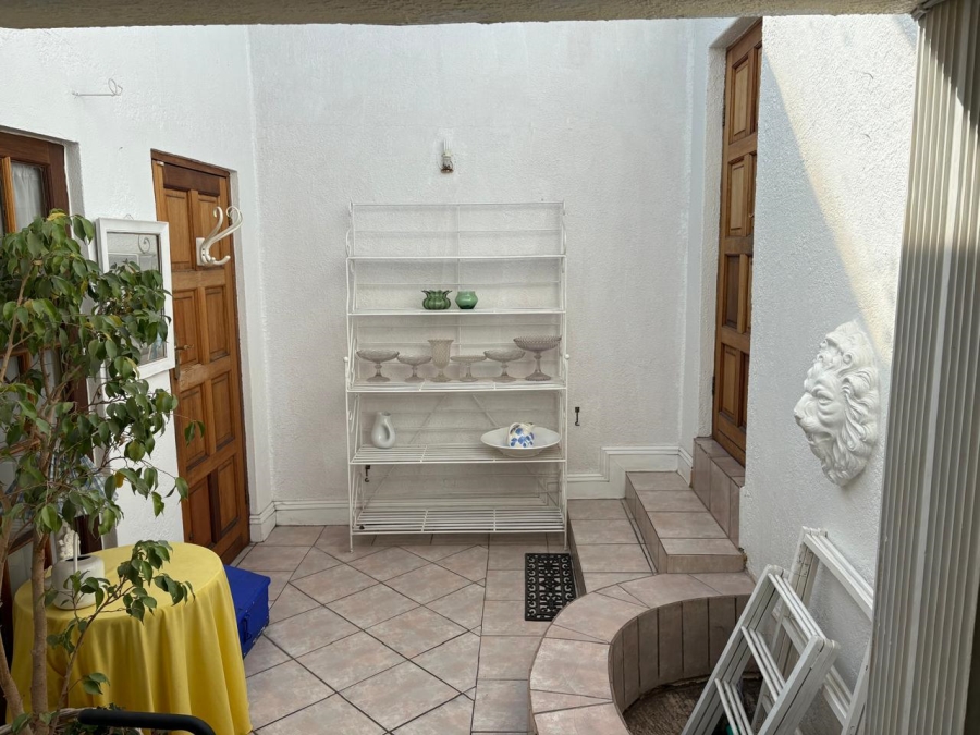 5 Bedroom Property for Sale in Hurst Hill Gauteng