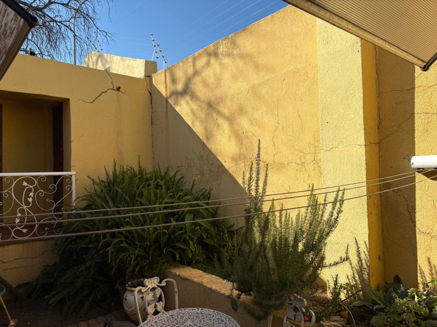 5 Bedroom Property for Sale in Hurst Hill Gauteng