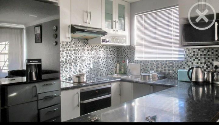 2 Bedroom Property for Sale in Linmeyer Gauteng