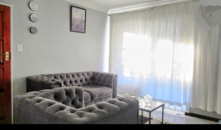 2 Bedroom Property for Sale in Linmeyer Gauteng