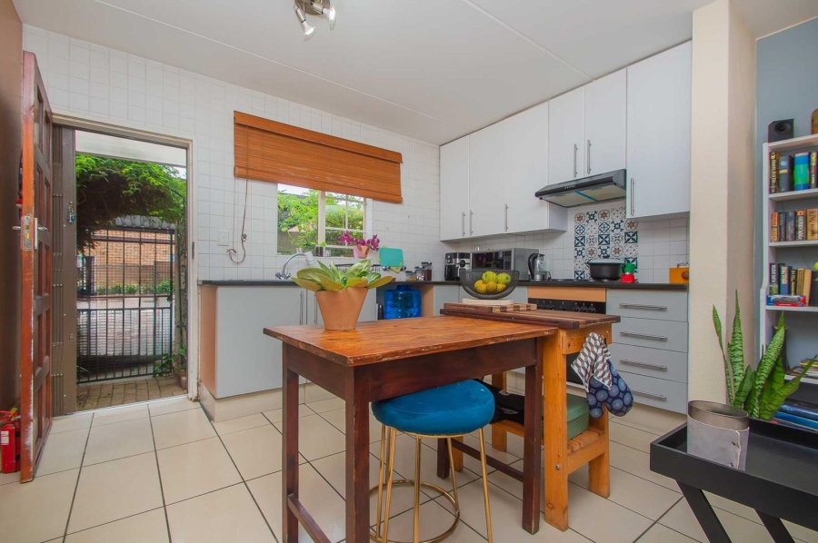 To Let 2 Bedroom Property for Rent in Bromhof Gauteng