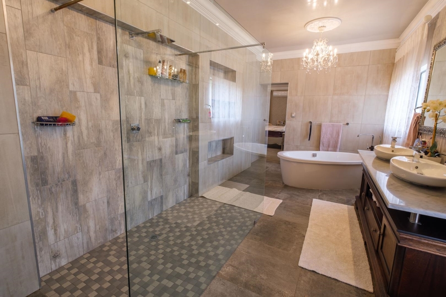 4 Bedroom Property for Sale in Sterrewag Gauteng