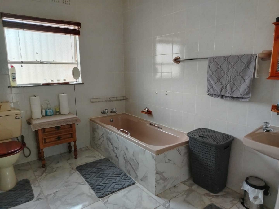 4 Bedroom Property for Sale in Mimosa Park Gauteng