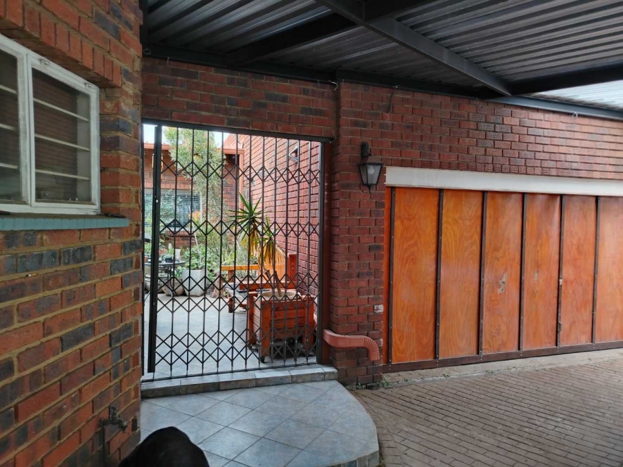4 Bedroom Property for Sale in Mimosa Park Gauteng