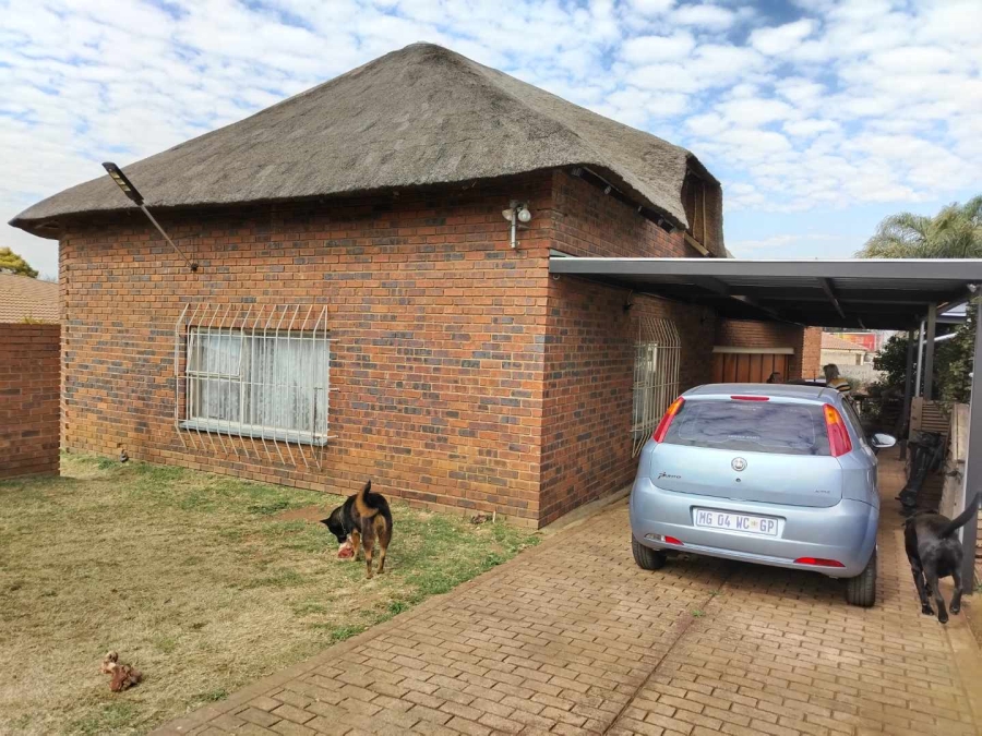 4 Bedroom Property for Sale in Mimosa Park Gauteng