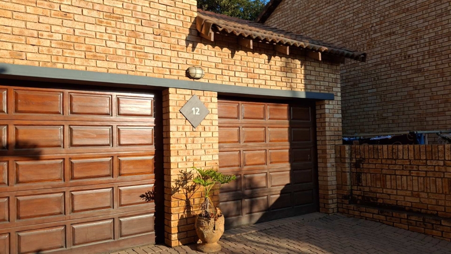 To Let 3 Bedroom Property for Rent in Ruimsig Gauteng