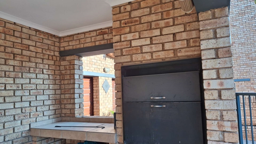 To Let 3 Bedroom Property for Rent in Ruimsig Gauteng