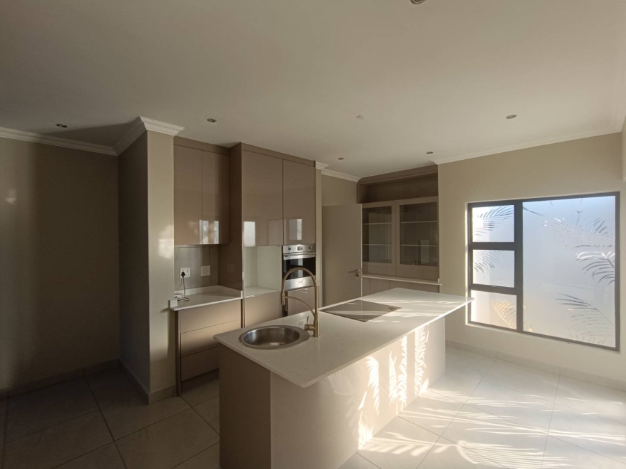 4 Bedroom Property for Sale in Thatchfield Hills Gauteng
