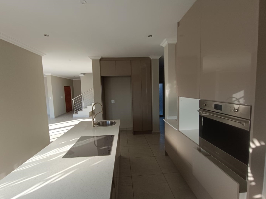 4 Bedroom Property for Sale in Thatchfield Hills Gauteng