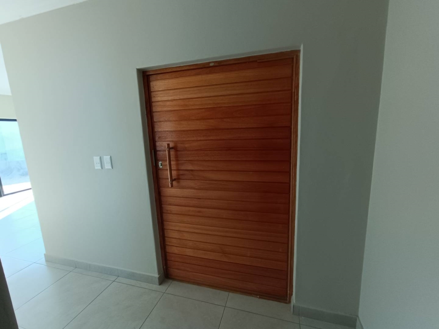 4 Bedroom Property for Sale in Thatchfield Hills Gauteng