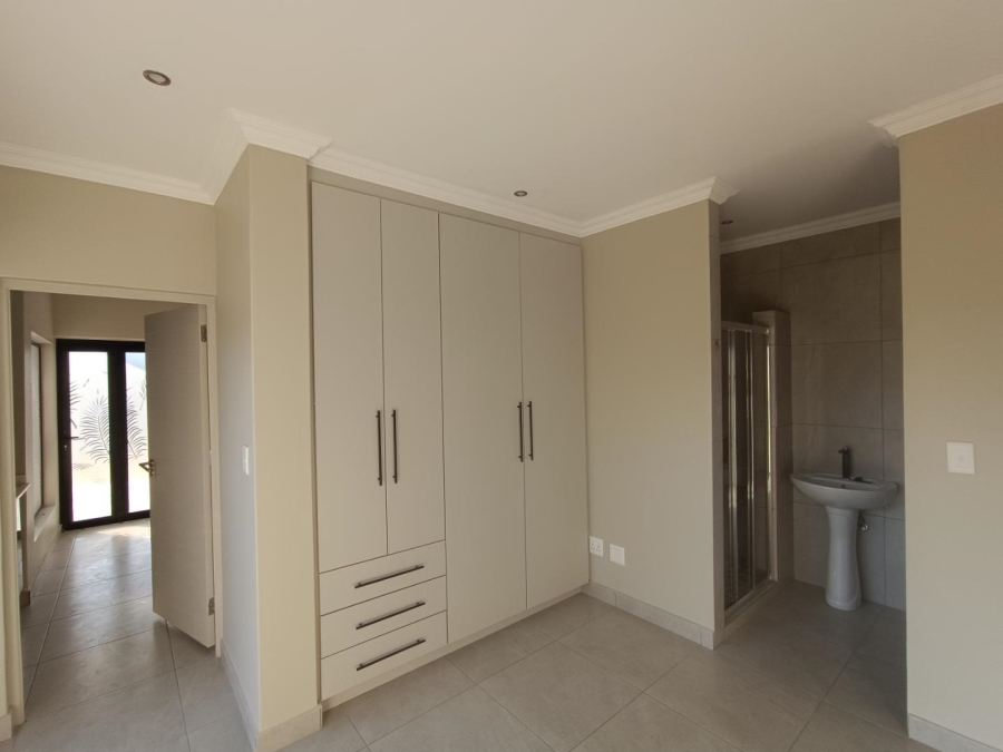 4 Bedroom Property for Sale in Thatchfield Hills Gauteng
