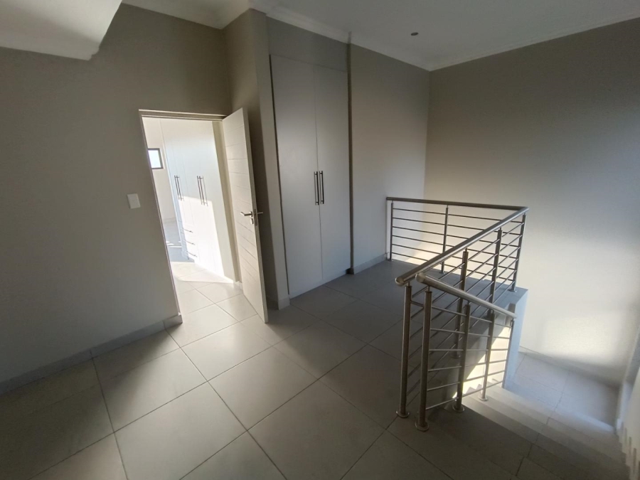 4 Bedroom Property for Sale in Thatchfield Hills Gauteng