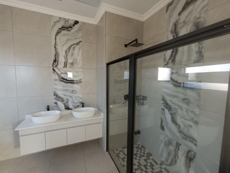 4 Bedroom Property for Sale in Thatchfield Hills Gauteng