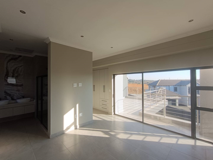 4 Bedroom Property for Sale in Thatchfield Hills Gauteng