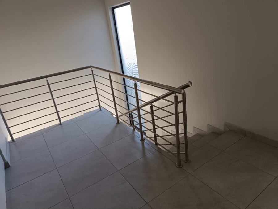 4 Bedroom Property for Sale in Thatchfield Hills Gauteng