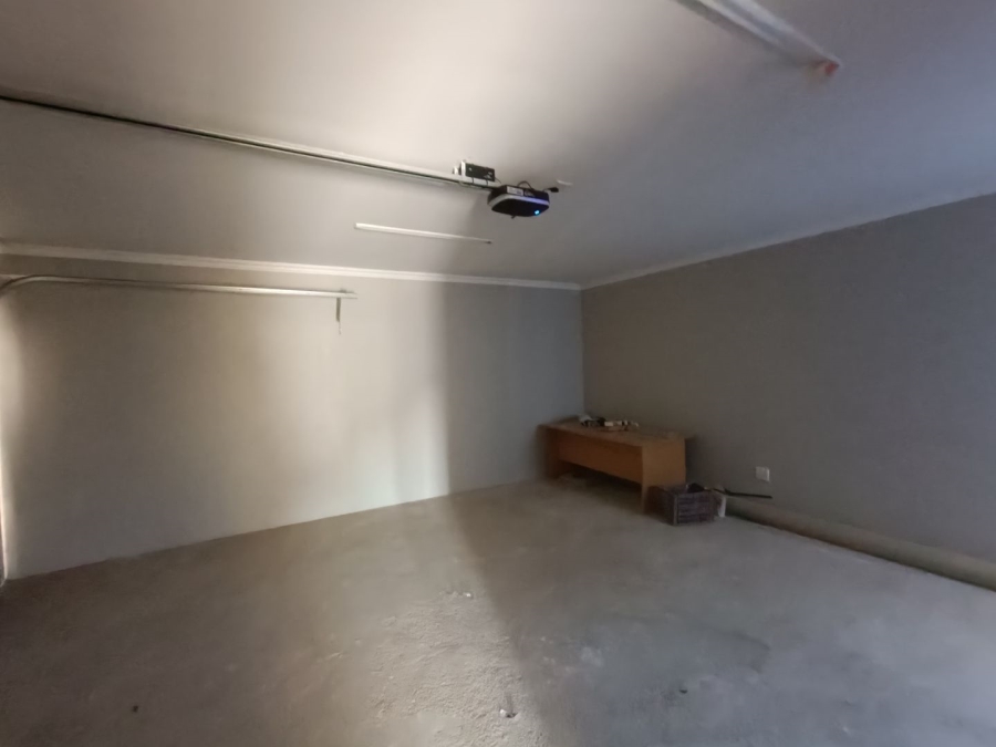 4 Bedroom Property for Sale in Thatchfield Hills Gauteng