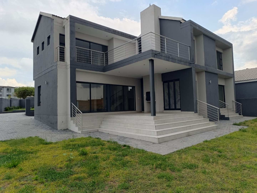 5 Bedroom Property for Sale in Thatchfield Hills Gauteng