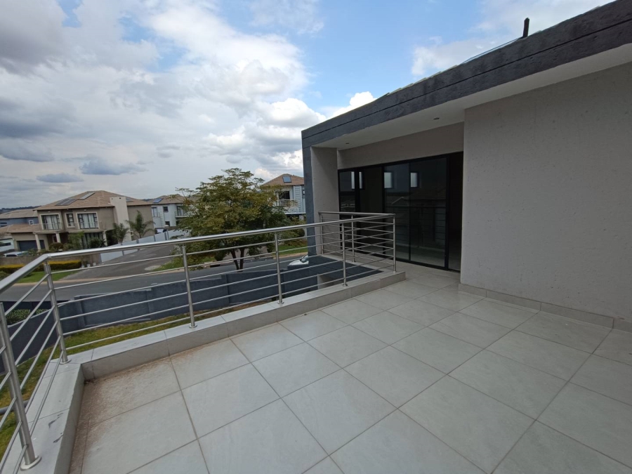 5 Bedroom Property for Sale in Thatchfield Hills Gauteng