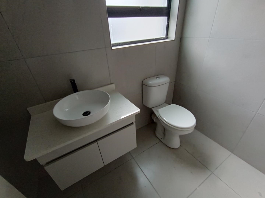 5 Bedroom Property for Sale in Thatchfield Hills Gauteng