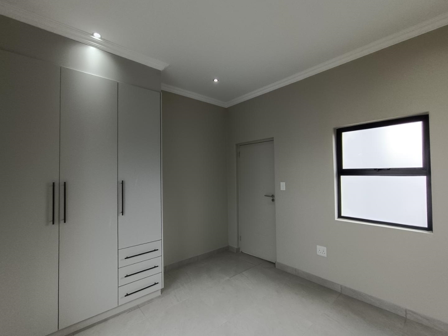 5 Bedroom Property for Sale in Thatchfield Hills Gauteng