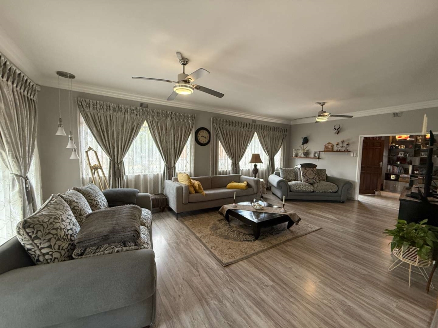 4 Bedroom Property for Sale in Florida Park Gauteng