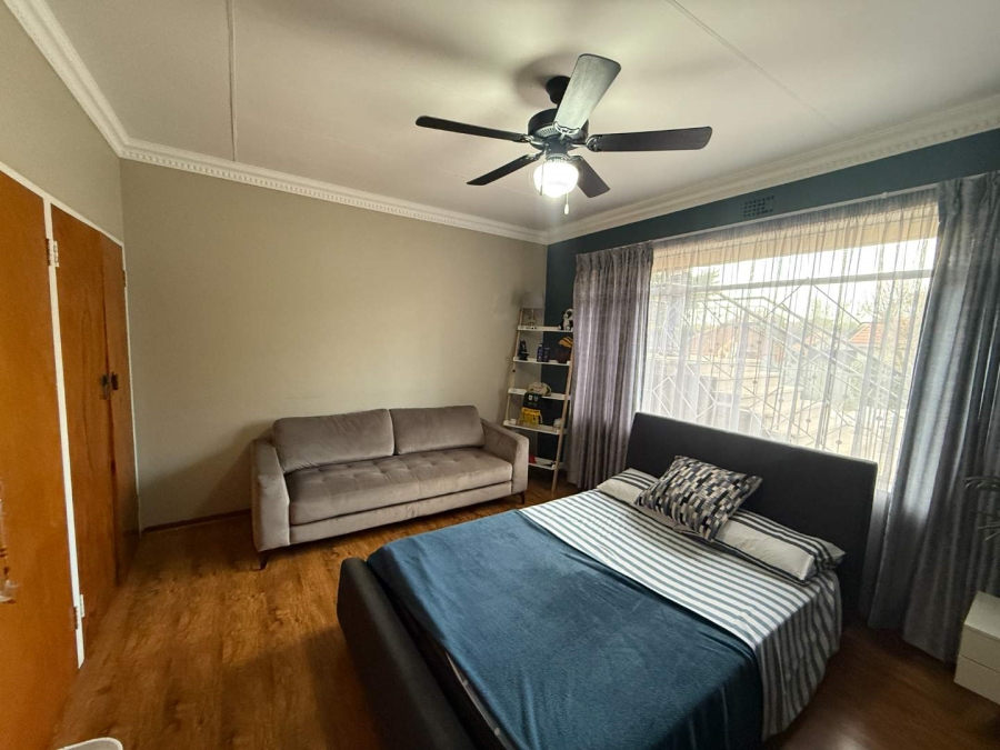 4 Bedroom Property for Sale in Florida Park Gauteng
