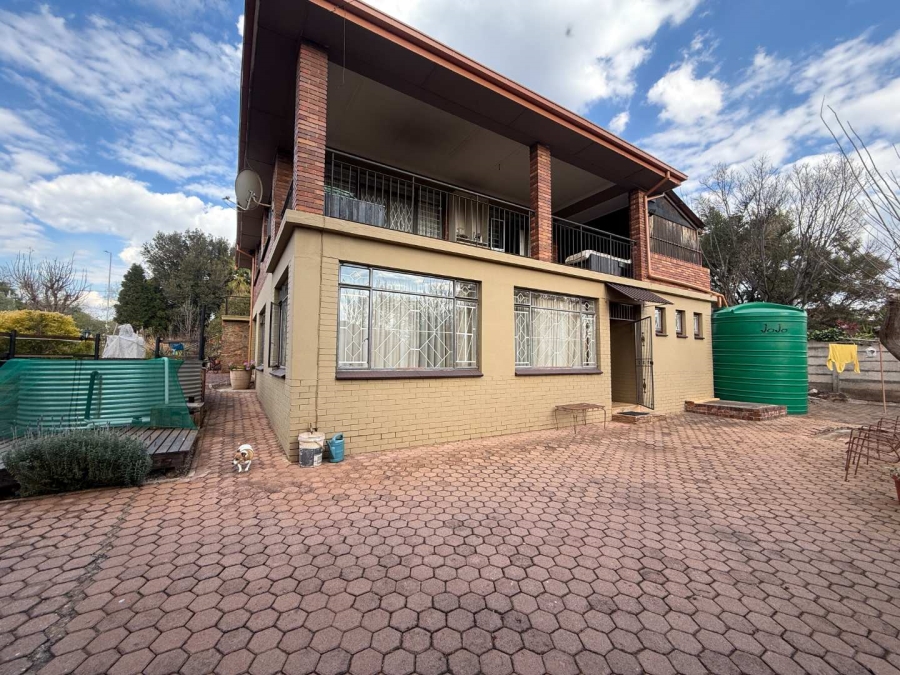 4 Bedroom Property for Sale in Florida Park Gauteng