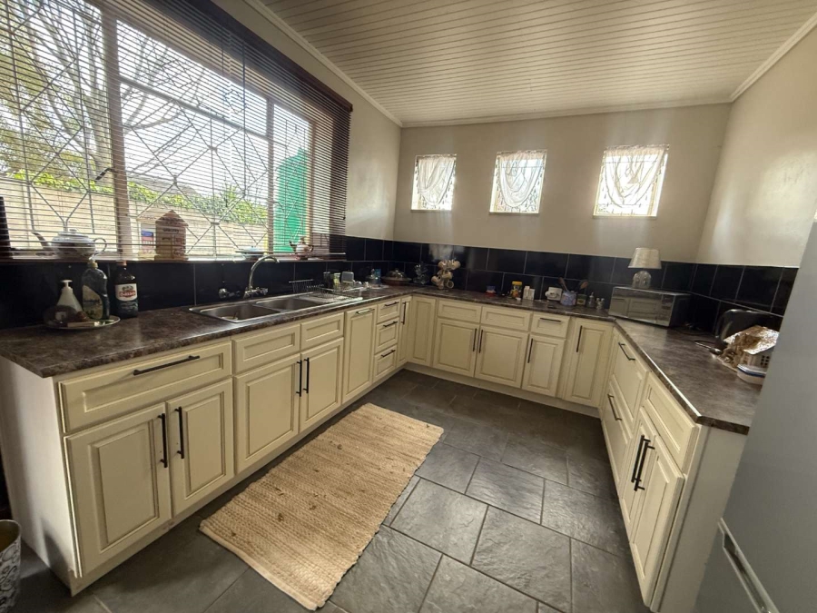 4 Bedroom Property for Sale in Florida Park Gauteng
