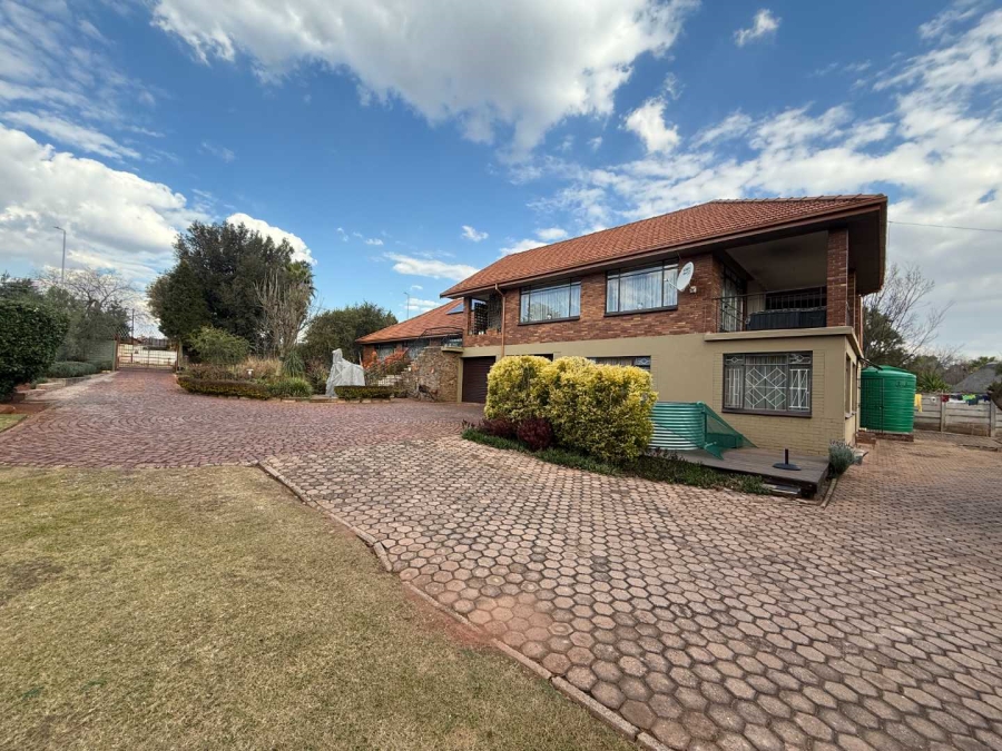 4 Bedroom Property for Sale in Florida Park Gauteng