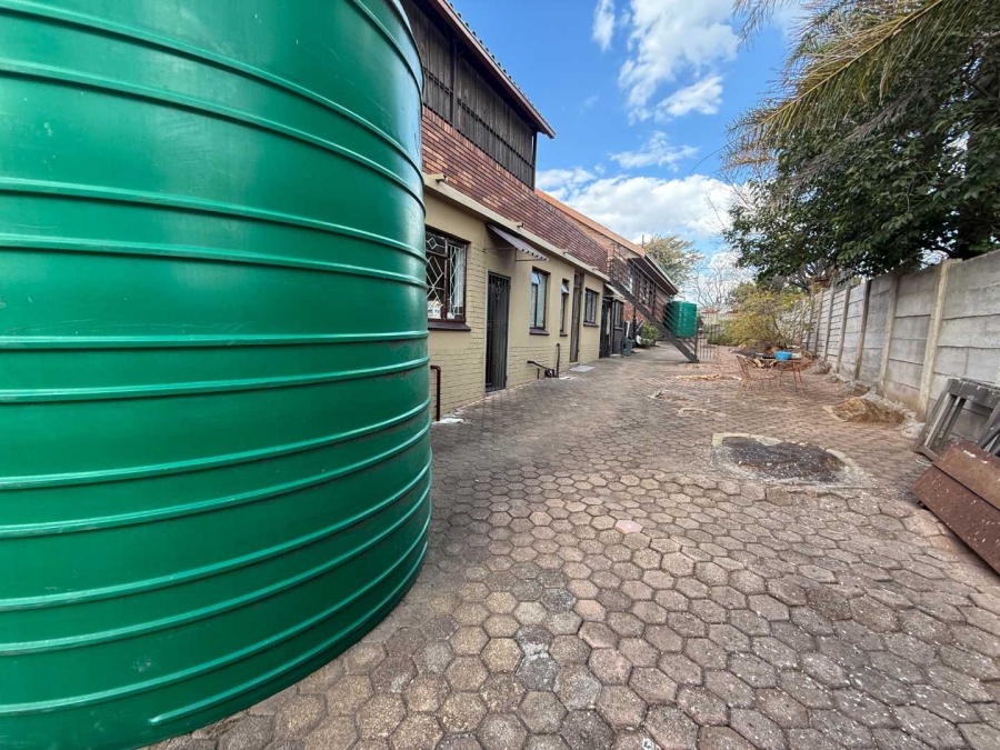 4 Bedroom Property for Sale in Florida Park Gauteng