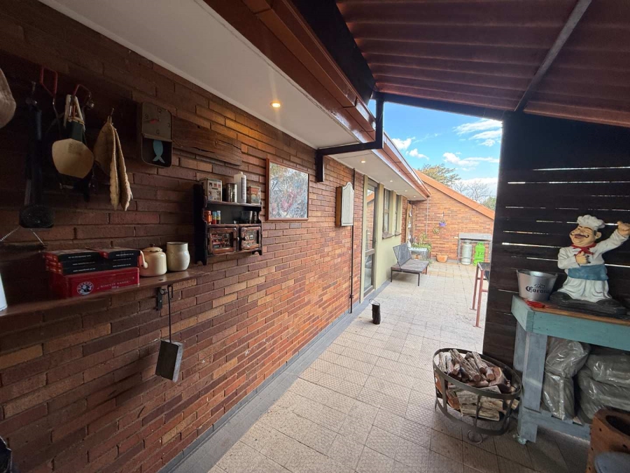 4 Bedroom Property for Sale in Florida Park Gauteng