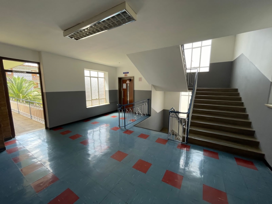 To Let 2 Bedroom Property for Rent in Florida Park Gauteng