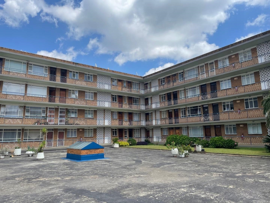 To Let 2 Bedroom Property for Rent in Florida Park Gauteng