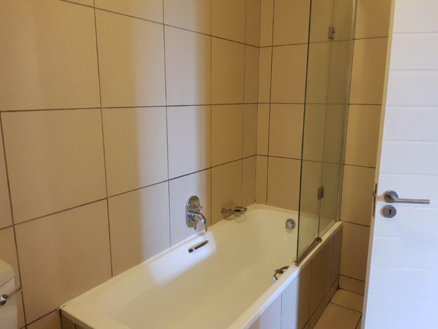 To Let 1 Bedroom Property for Rent in Jackal Creek Golf Estate Gauteng