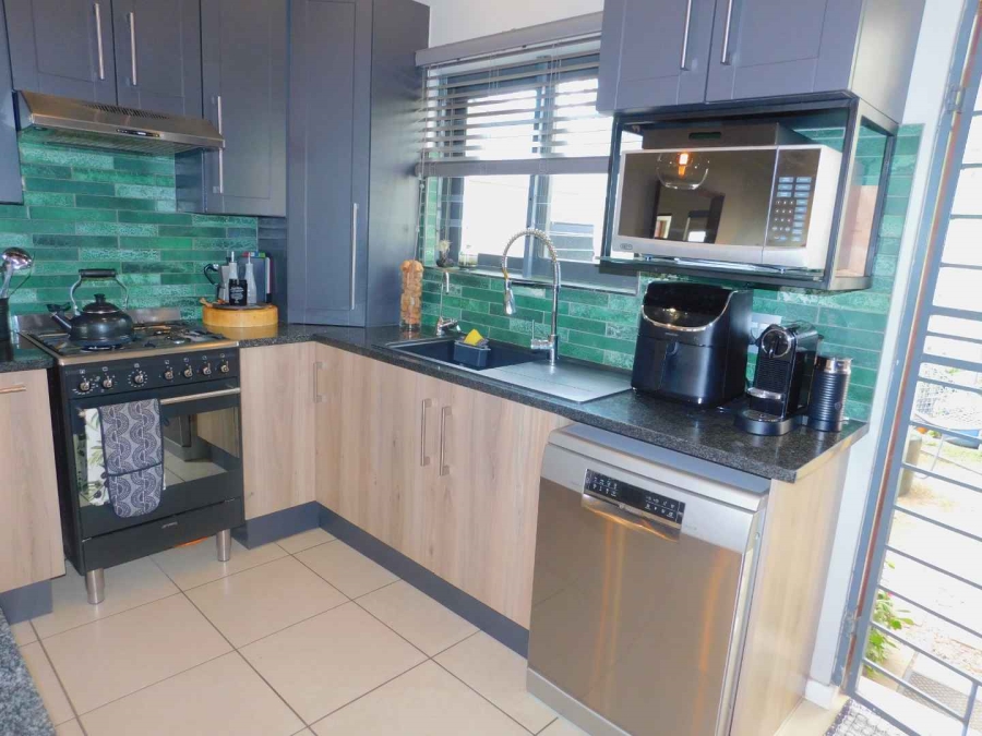 2 Bedroom Property for Sale in Bryanston Gauteng