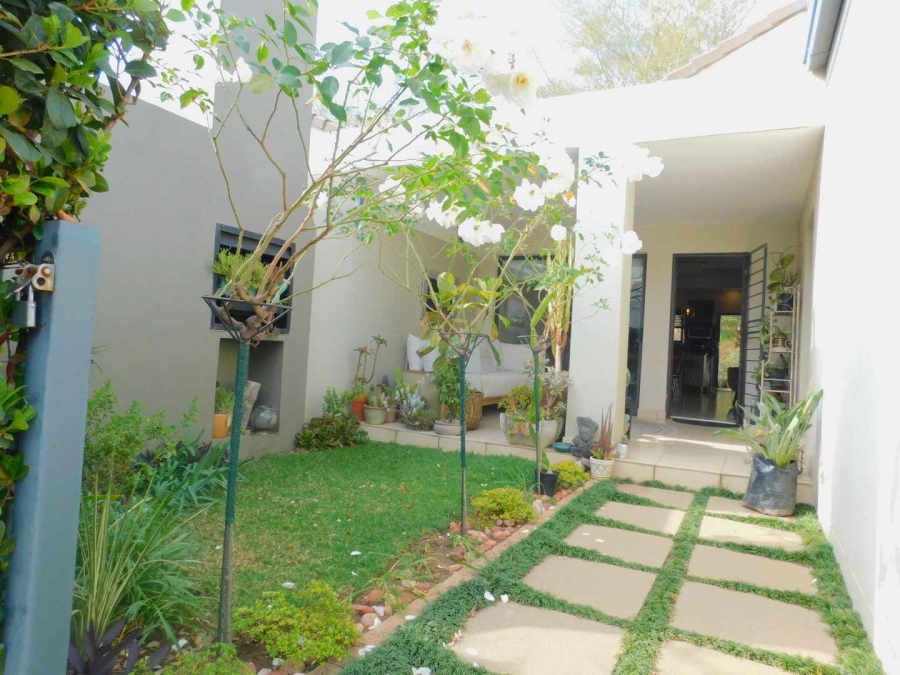 2 Bedroom Property for Sale in Bryanston Gauteng