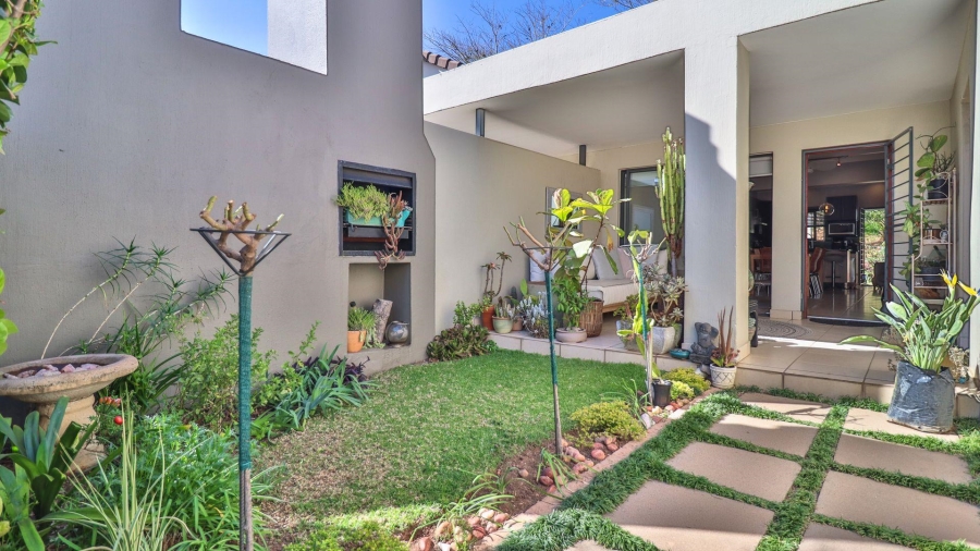 2 Bedroom Property for Sale in Bryanston Gauteng