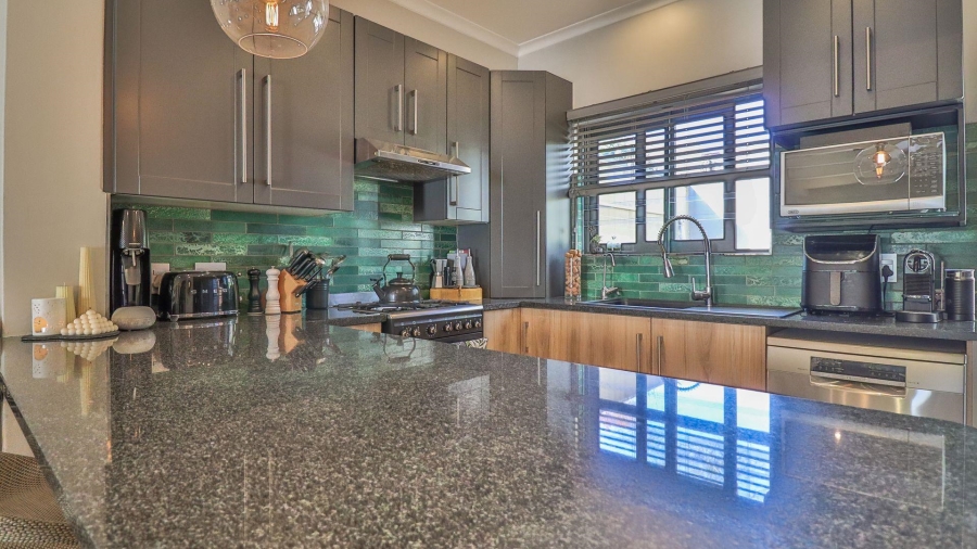 2 Bedroom Property for Sale in Bryanston Gauteng