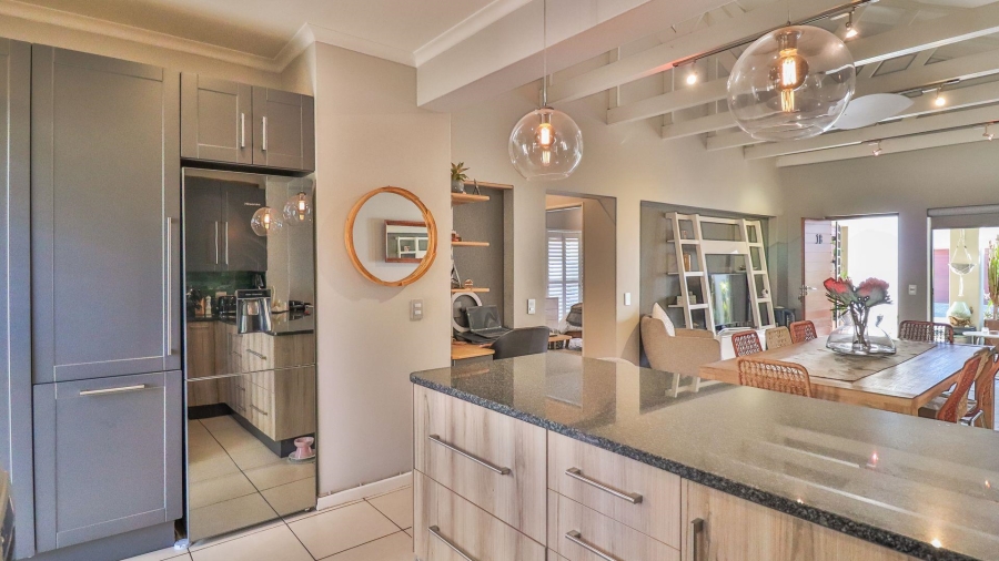 2 Bedroom Property for Sale in Bryanston Gauteng