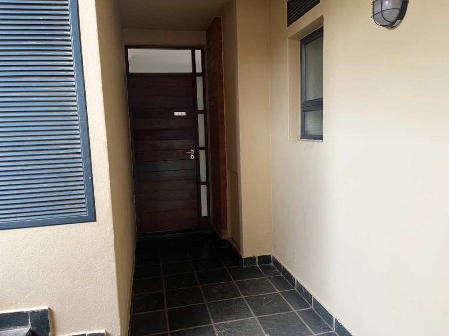 To Let 2 Bedroom Property for Rent in Jackal Creek Golf Estate Gauteng