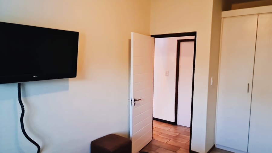 To Let 1 Bedroom Property for Rent in Jackal Creek Golf Estate Gauteng