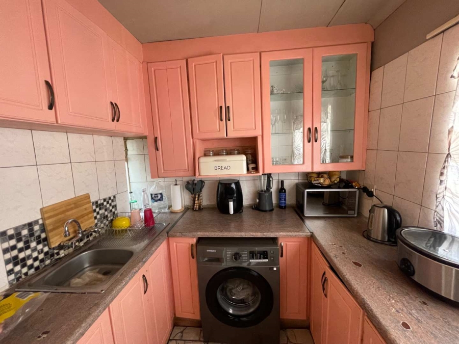 2 Bedroom Property for Sale in Silverton Gauteng