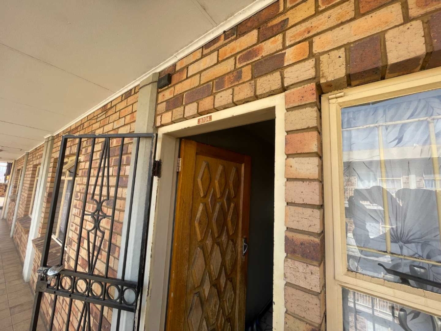 2 Bedroom Property for Sale in Silverton Gauteng
