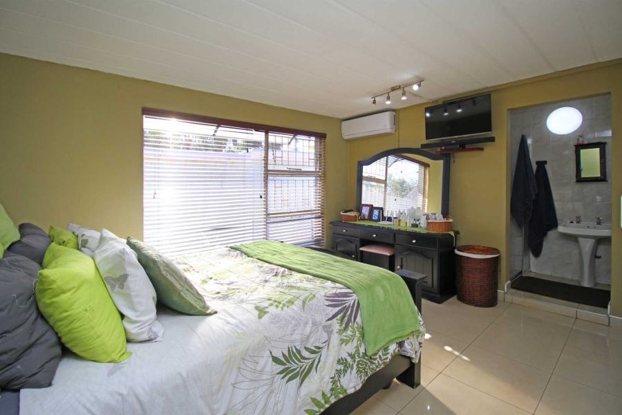 2 Bedroom Property for Sale in Westonaria Gauteng