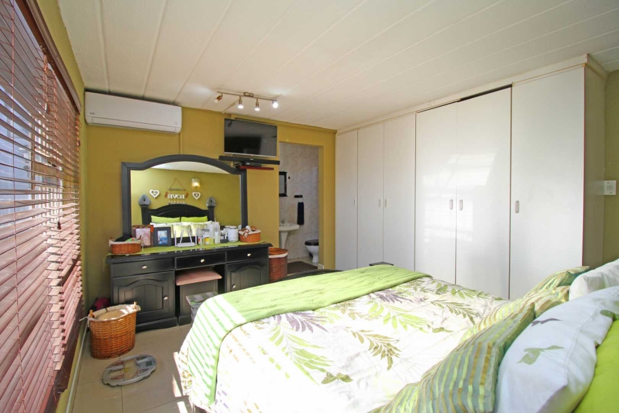 2 Bedroom Property for Sale in Westonaria Gauteng