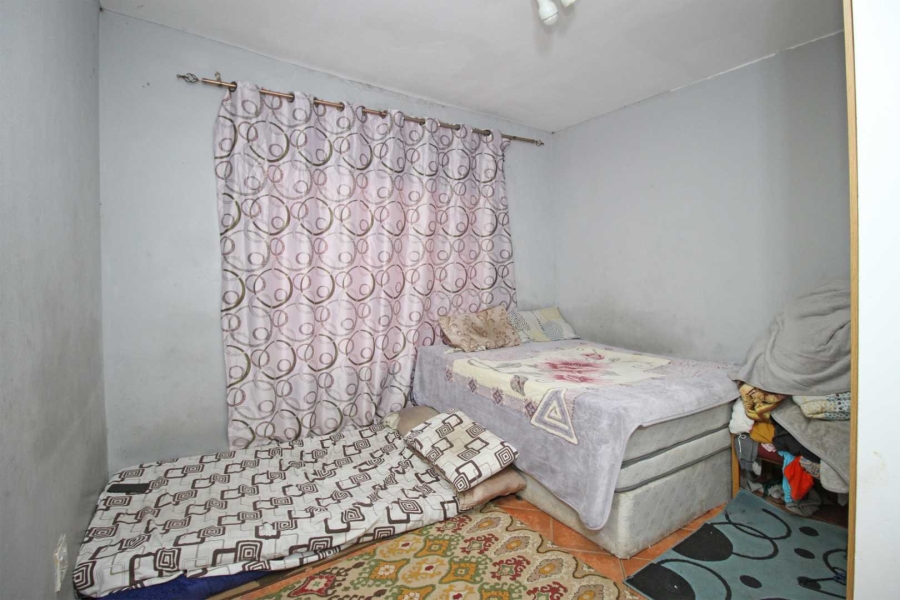 2 Bedroom Property for Sale in Greenhills Gauteng