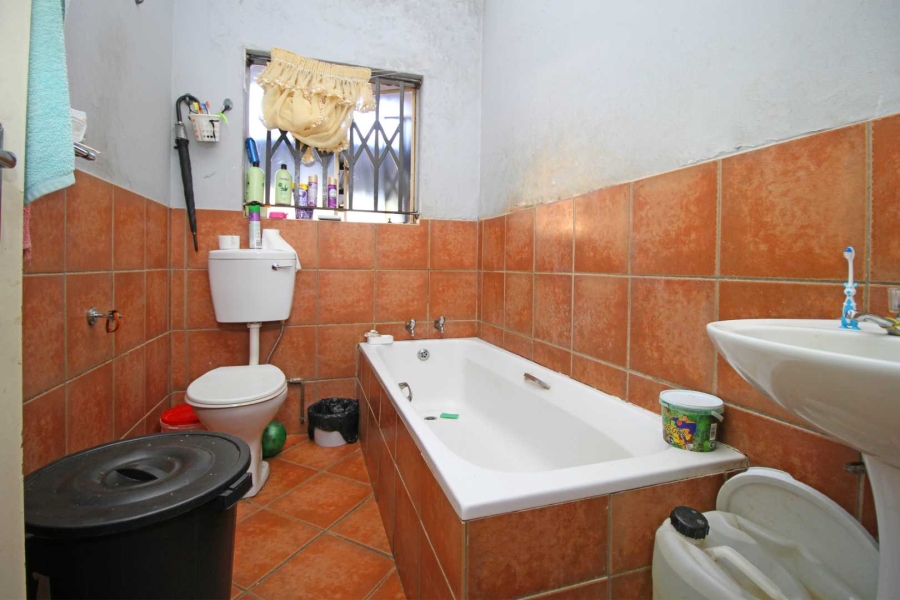 2 Bedroom Property for Sale in Greenhills Gauteng