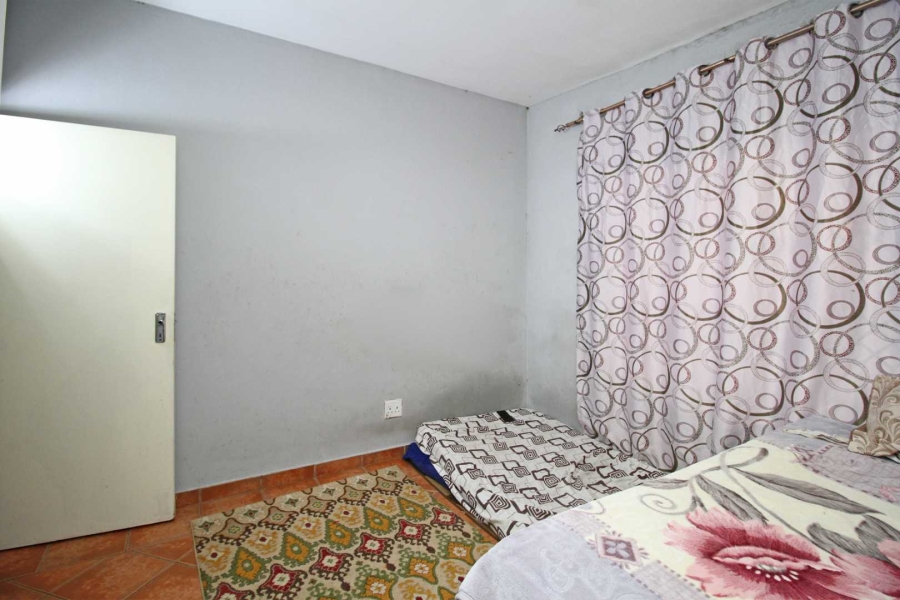 2 Bedroom Property for Sale in Greenhills Gauteng