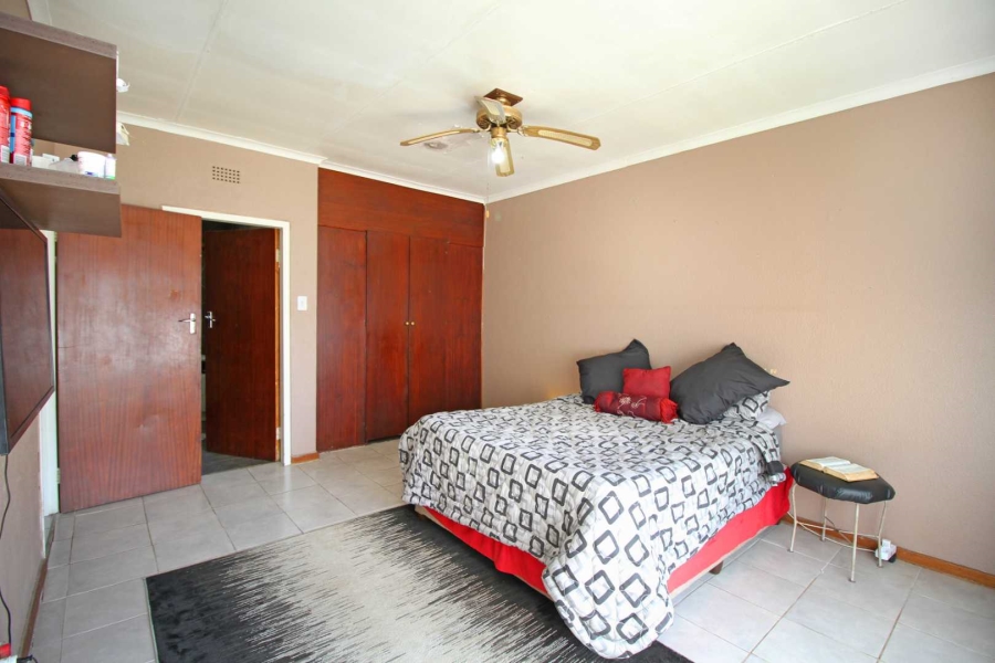 4 Bedroom Property for Sale in Greenhills Gauteng