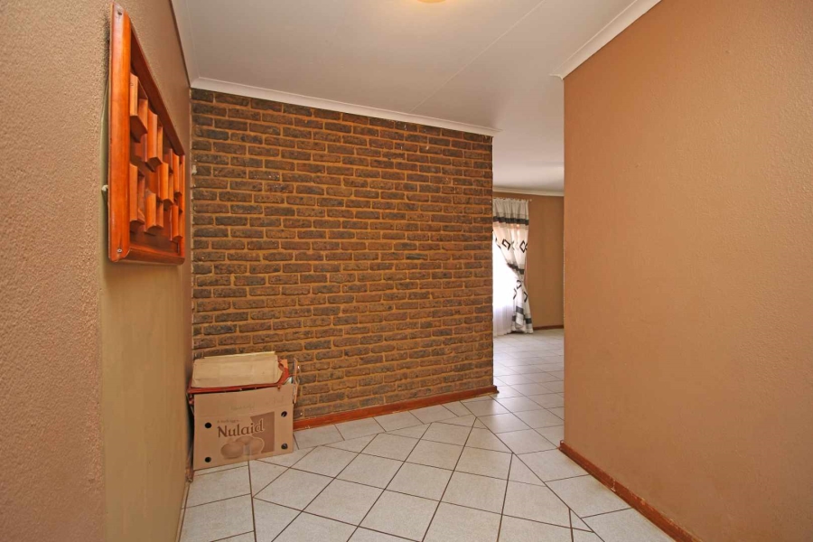 4 Bedroom Property for Sale in Greenhills Gauteng